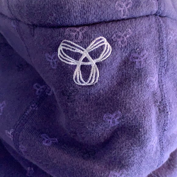 TNA Sweater - Picture 4 of 4